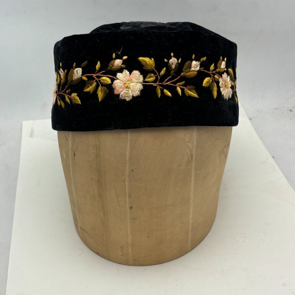 Antique Victorian Men's Hand Made Embroidered Smoking Cap - Picture 16 of 16